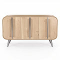 Moderne houten dressoir met gebogen randen en stijlvolle handgrepen